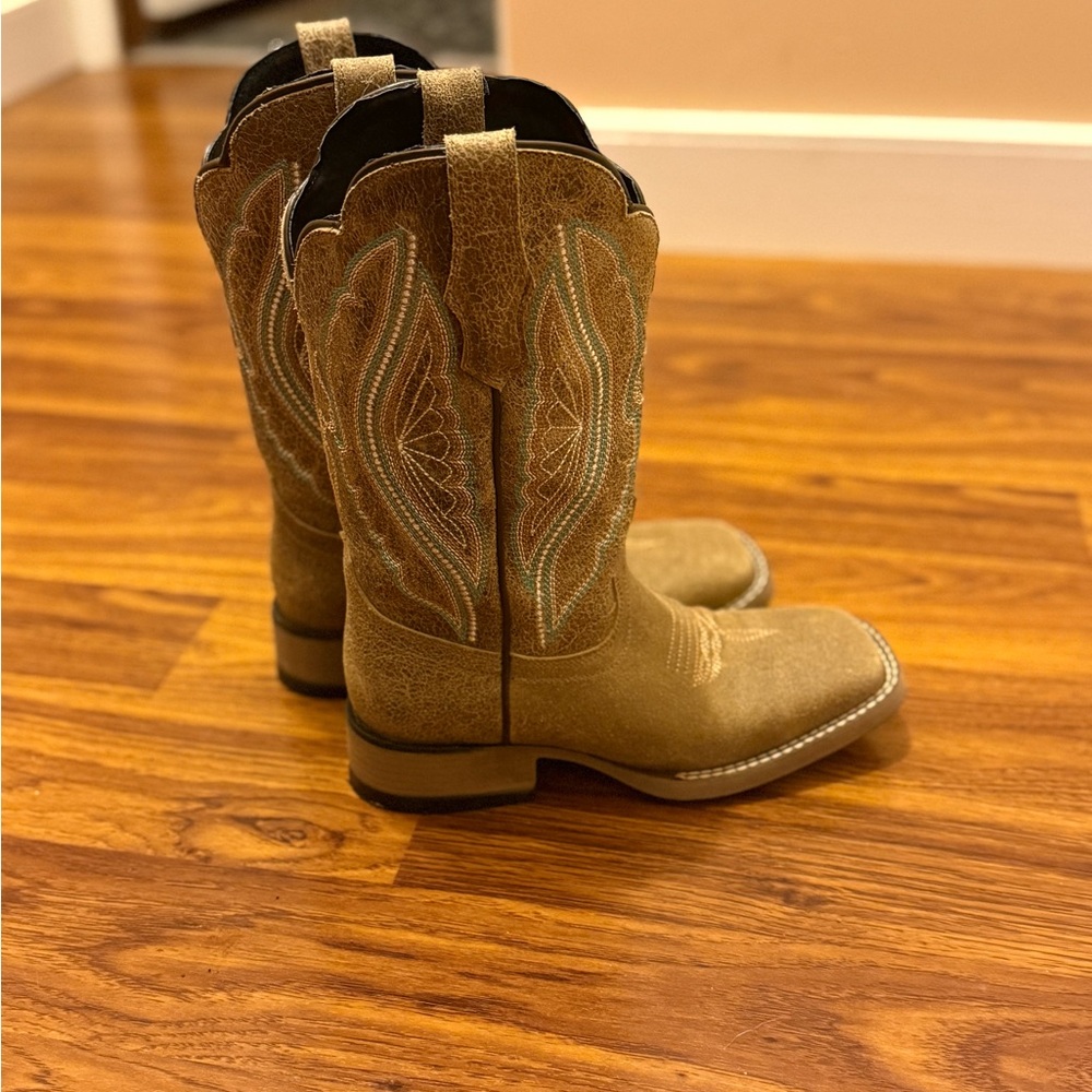 Sterling River Tan Western Cowboy Boots